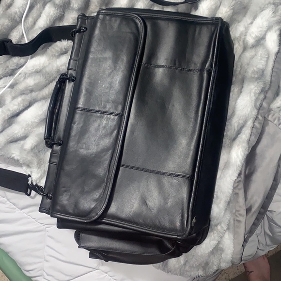 NWOT Soft black leather Shoulder Computer Briefcase Work / School Bag - Picture 12 of 16